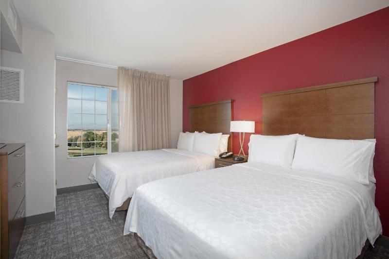 Two-Bedroom Suite image 4