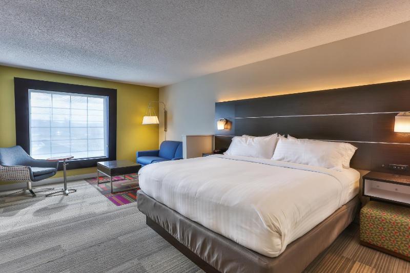 King Suite with Sofa Bed - Non-Smoking image 1