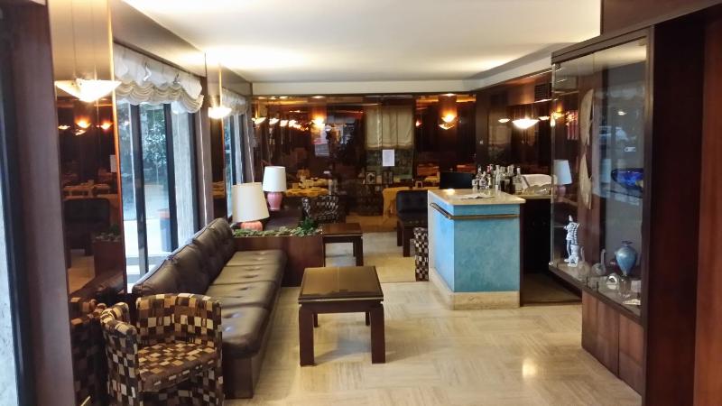 Club Hotel - image 4