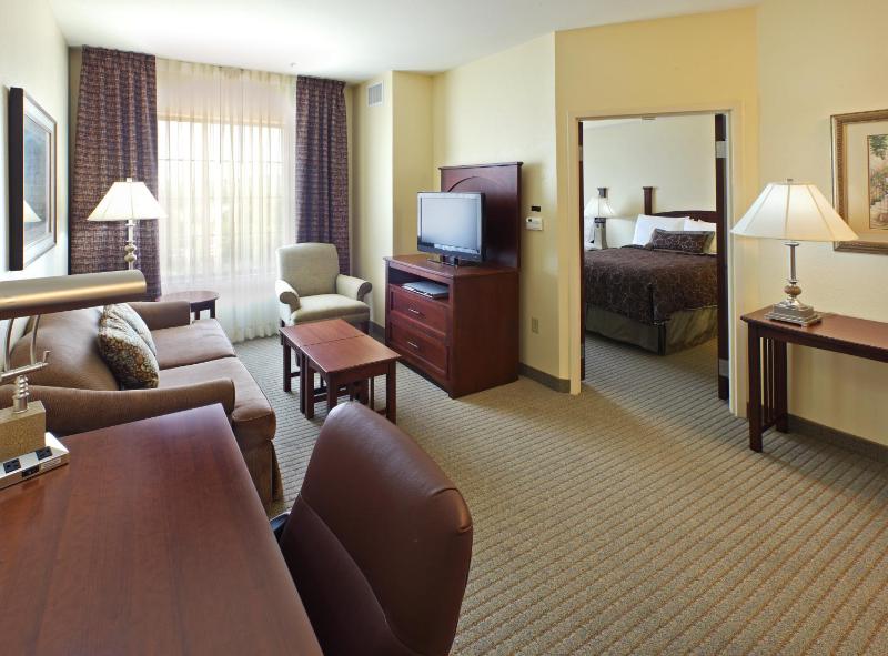 One-Bedroom Queen Suite image 2