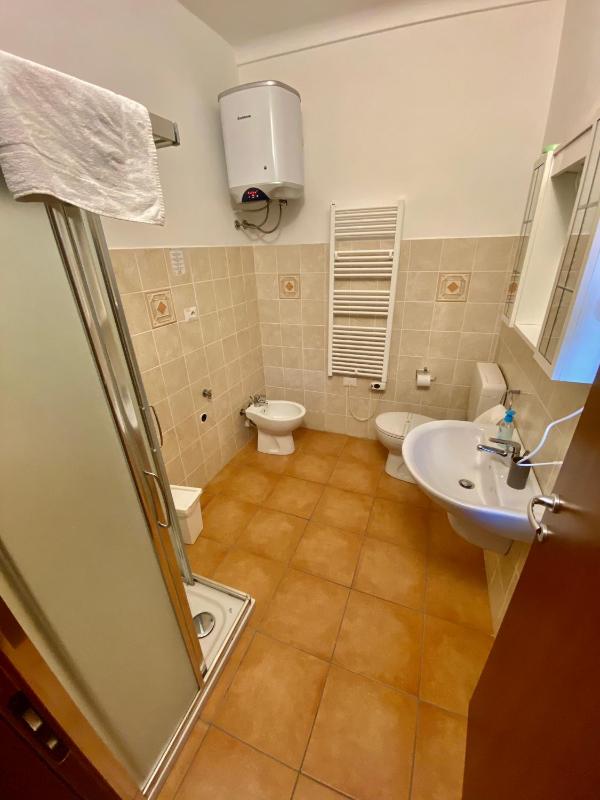 Standard Double Room image 3