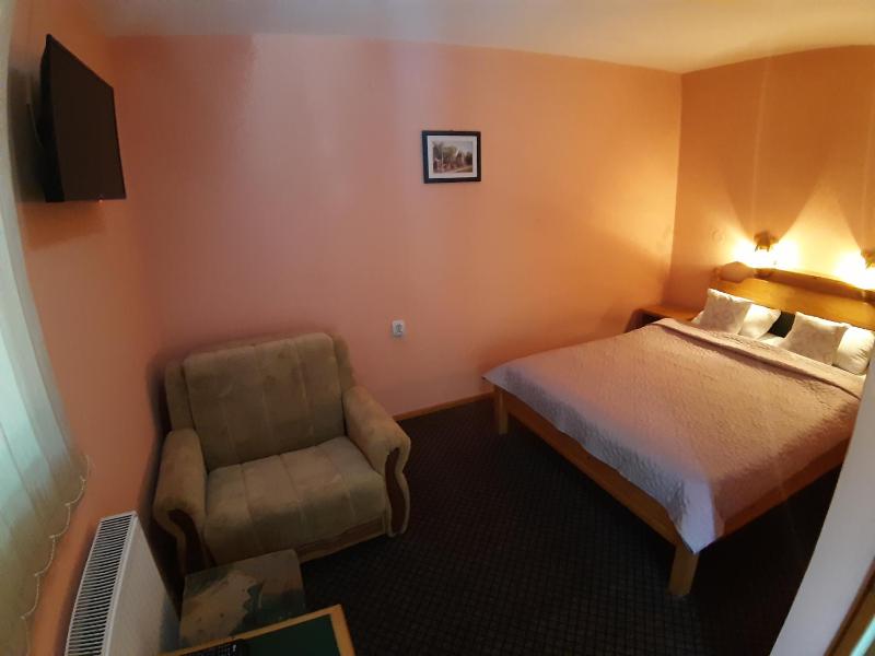 Double Room with Private Bathroom image 2