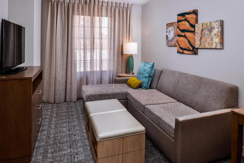 One-Bedroom Suite with Two Double Beds image 2