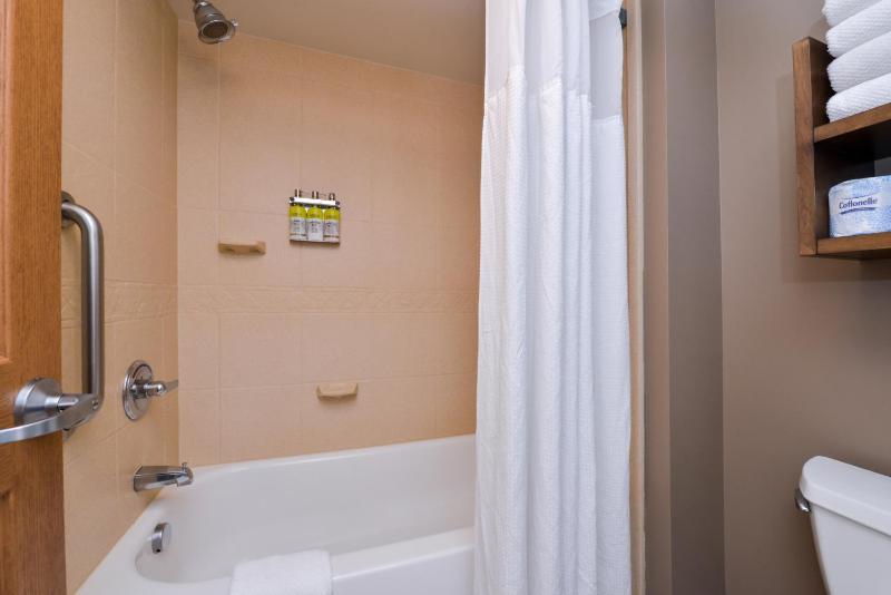 One-Bedroom Suite with Two Double Beds image 3