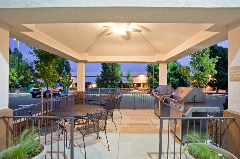 Candlewood Suites Portland Airport By IHG - image 23