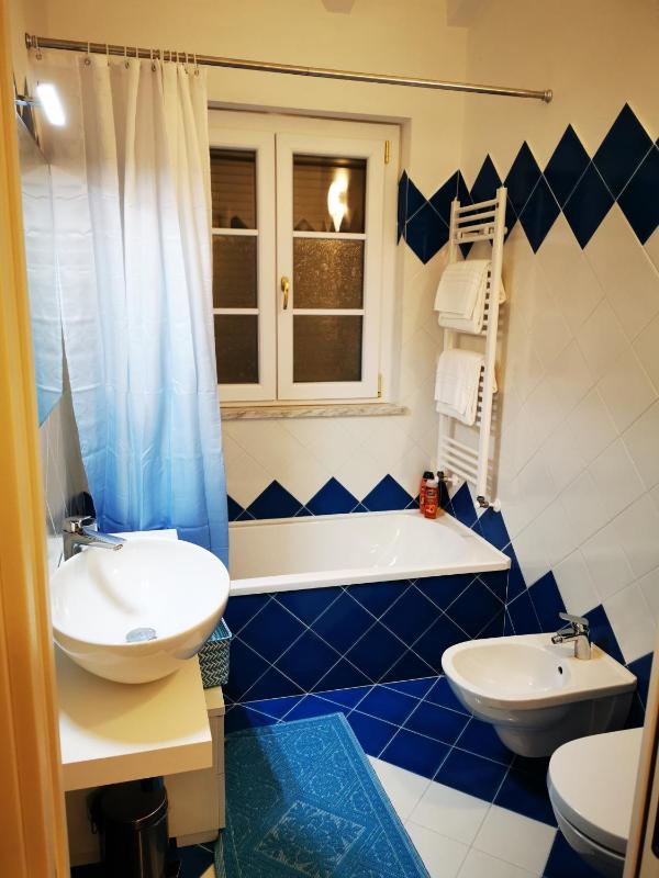 Deluxe Room image 2