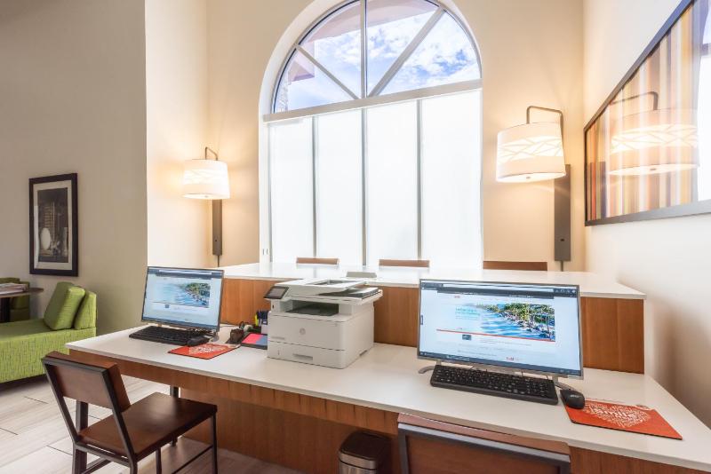 Holiday Inn Express Hotel & Suites Bradenton West By IHG - image 36