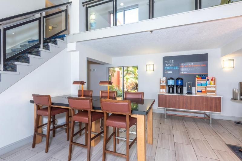Holiday Inn Express Hotel & Suites Bradenton West By IHG - image 11