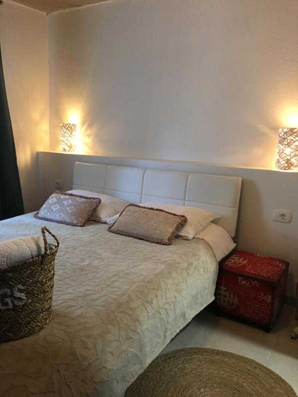 Studio Apartment image 3