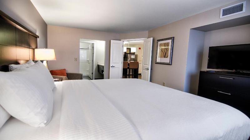 One-Bedroom King Suite - Non-Smoking image 3
