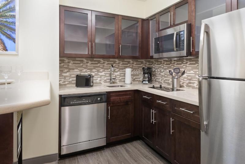 One-Bedroom Suite image 2