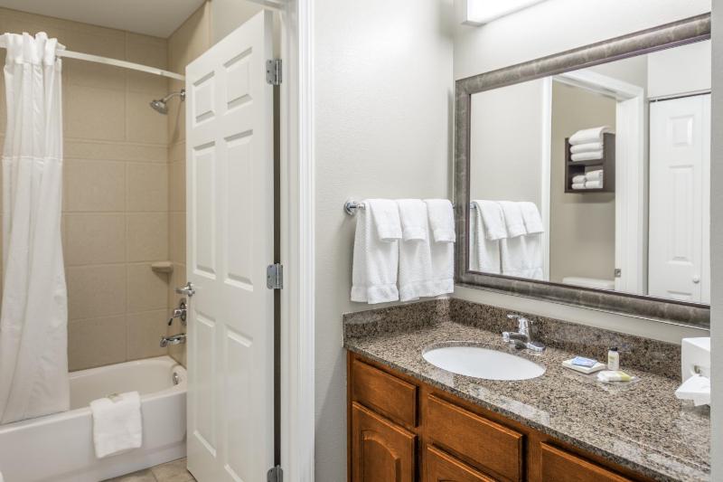 One-Bedroom Queen Suite -Non-Smoking image 4