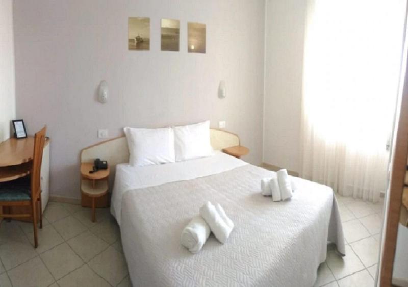 Economy Double or Twin Room image 3