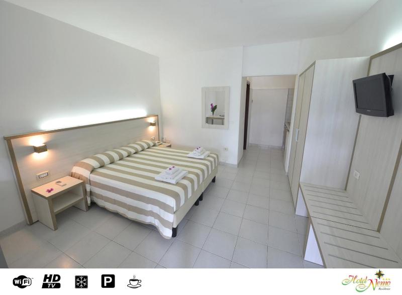 Superior Double Room image 4