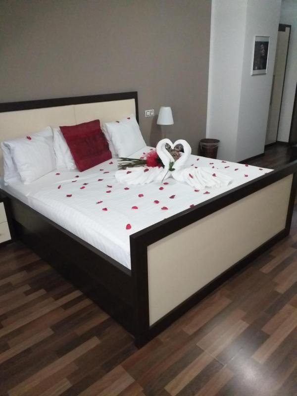 King Room image 3