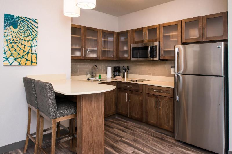 One-Bedroom King Suite image 3