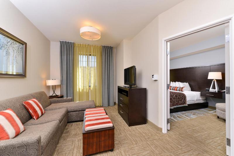 One-Bedroom Double Suite with Two Double Beds image 3