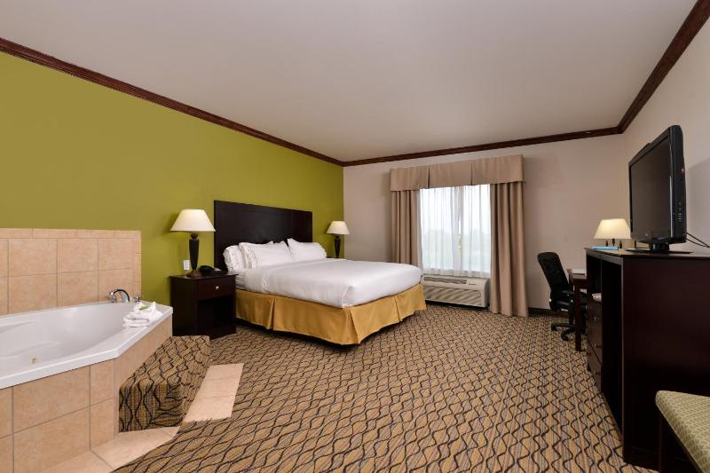 King Room with Spa Bath image 2