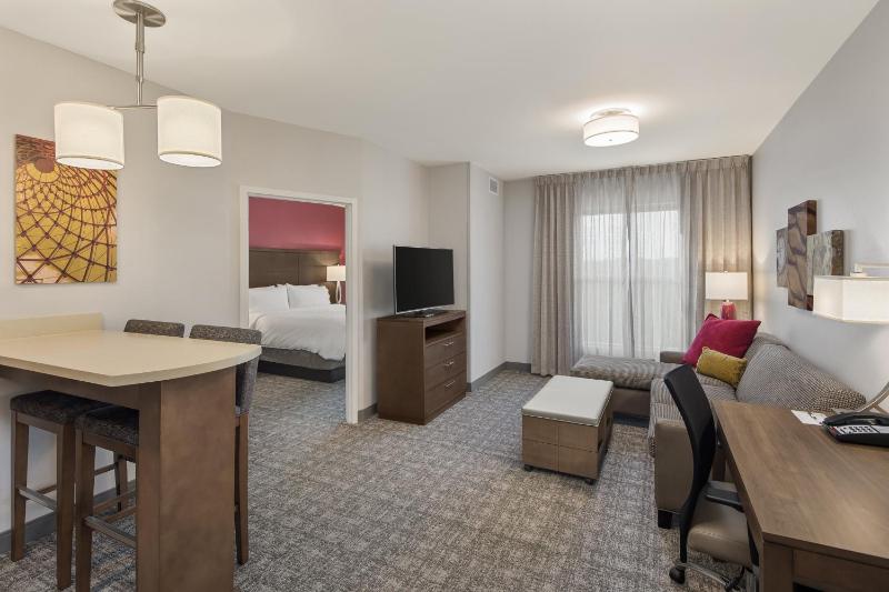 One-Bedroom King Suite image 2