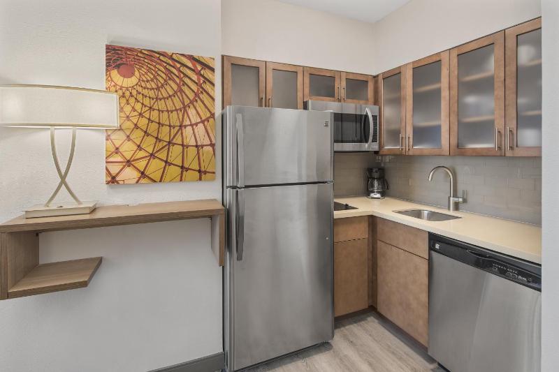 King Studio Suite image 2
