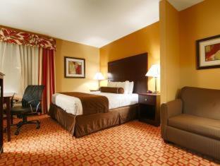 Room #18399341 image 3