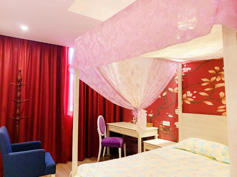 Theme Double Room A image 1