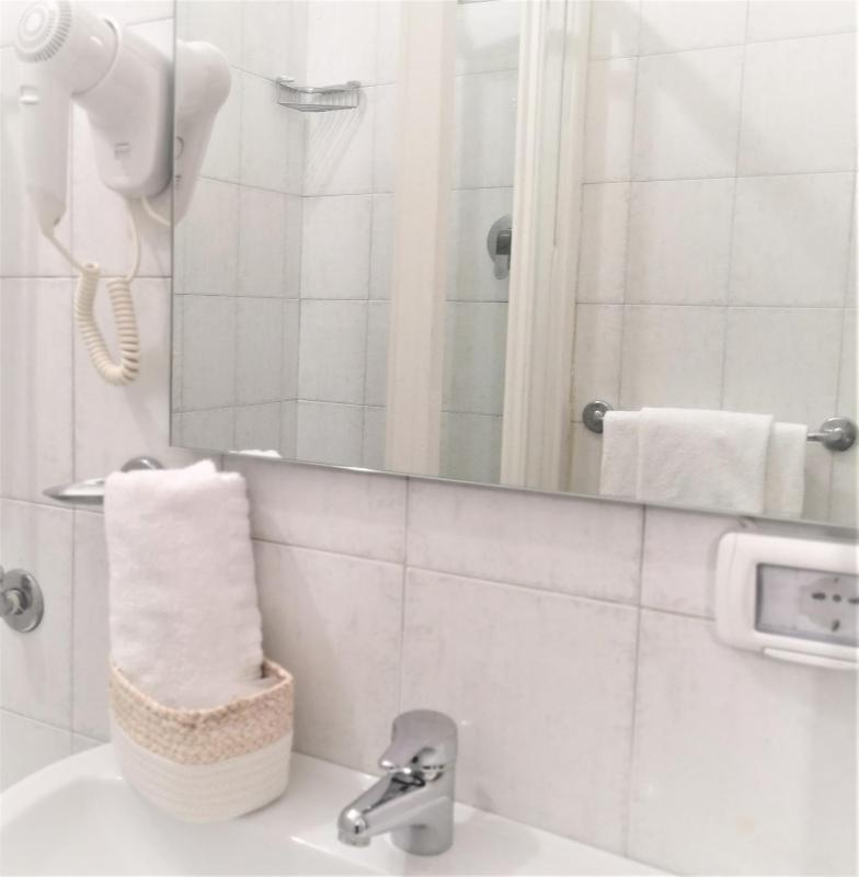Single Room image 2