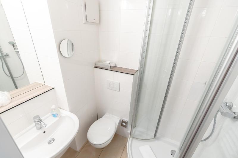 Business Double Room image 3