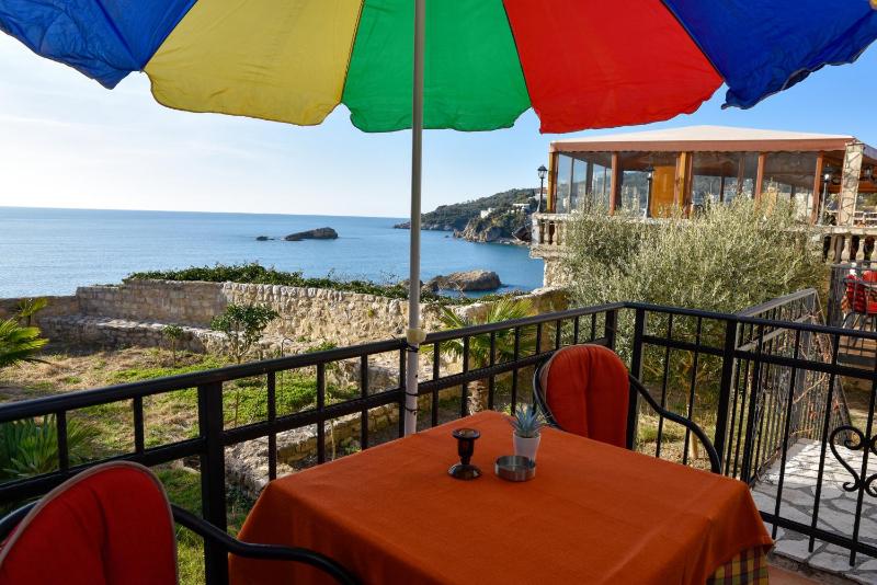 Apartment with Sea View image 3