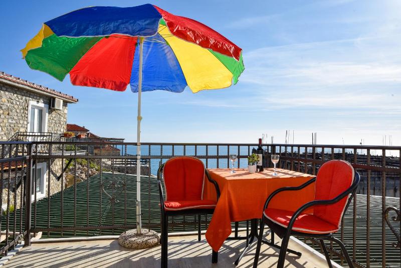 Apartment with Sea View image 2