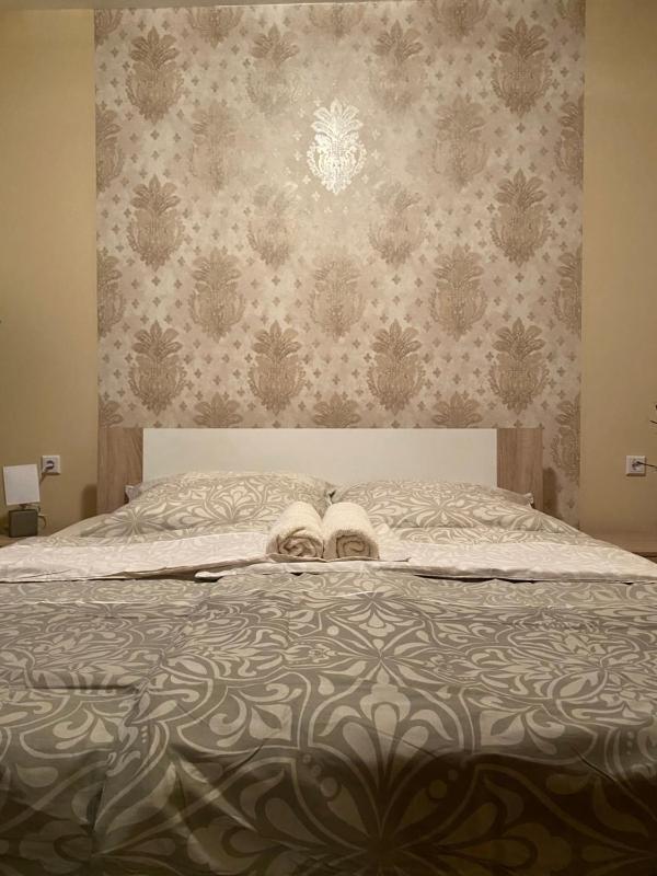One-Bedroom Apartment image 2