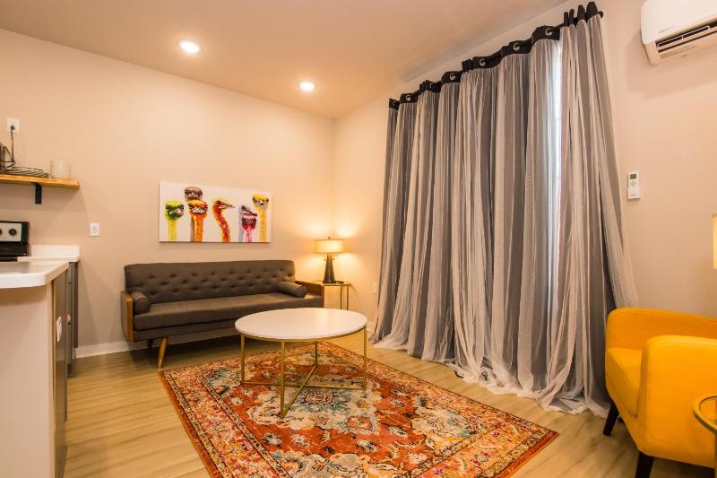 One-Bedroom Apartment image 4