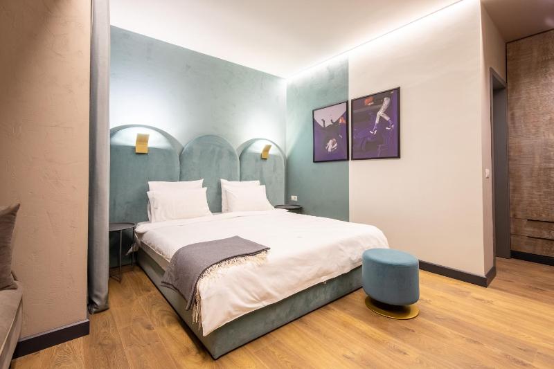 Deluxe Triple Room image 3