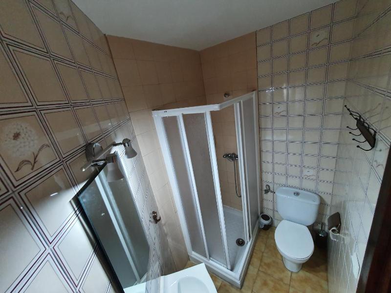 Single Room with Private Bathroom image 4