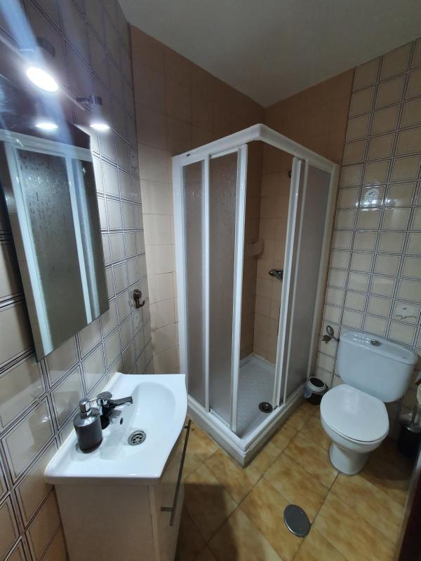 Single Room with Private Bathroom image 3
