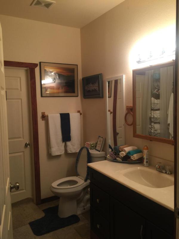 Double Room with Shared Bathroom image 1