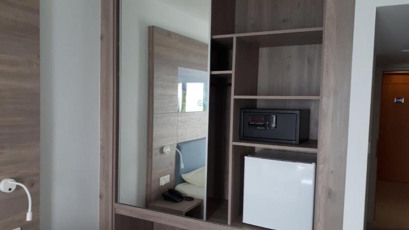 Karousos Beach Rooms - image 2