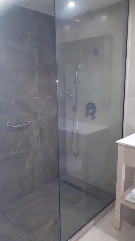 Karousos Beach Rooms - image 8