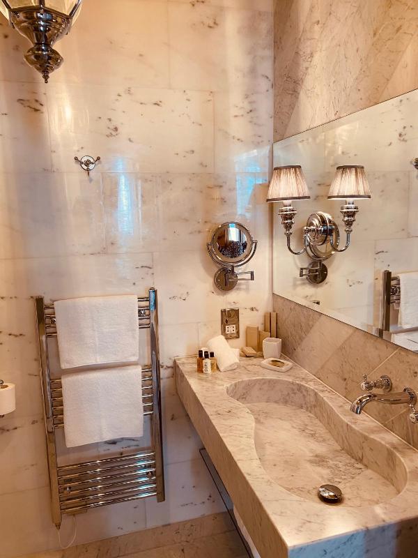 Suite with Private Pool image 4