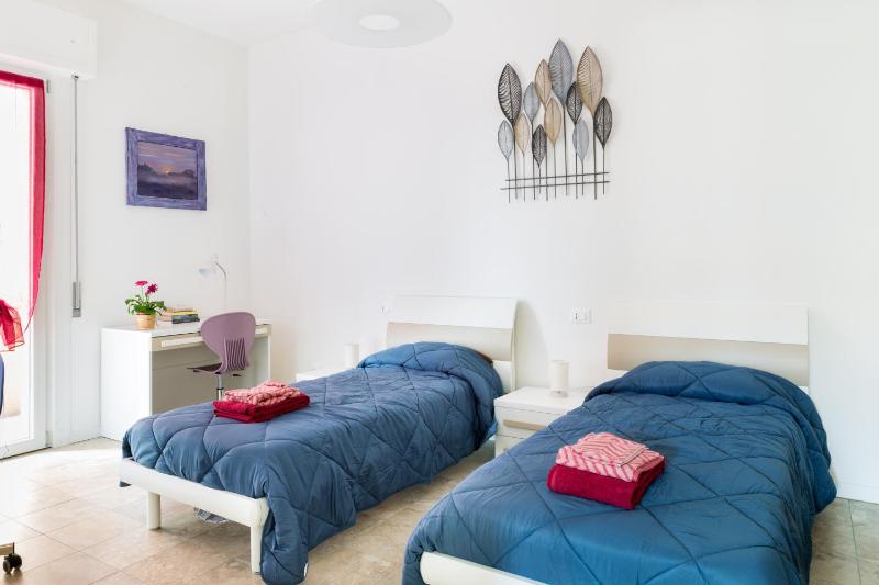 GuestHost - Parma Railway Station Lovely Apartment - image 5