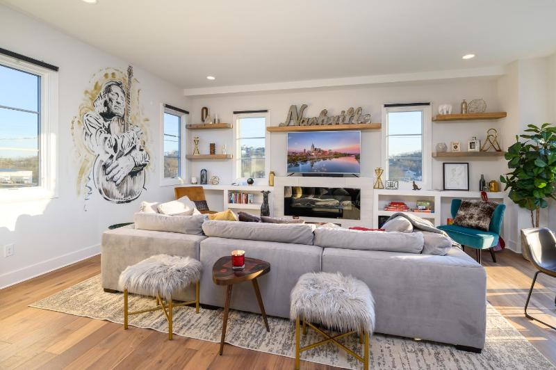 Three-Bedroom Townhouse image 1