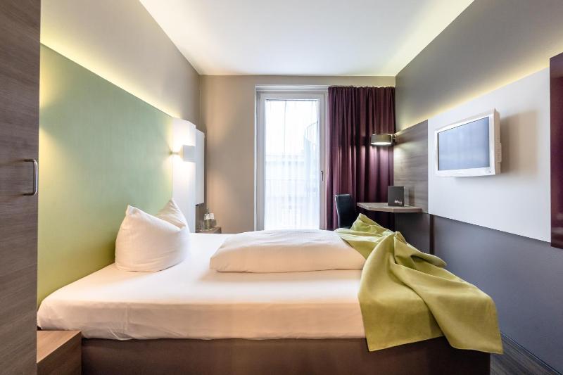 Standard Single Room image 4