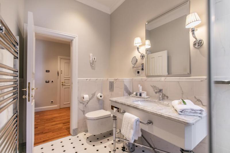 Superior Double or Twin Room with Garden View image 4