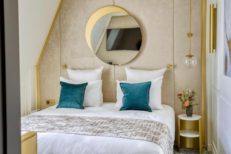 Superior King Room image 1