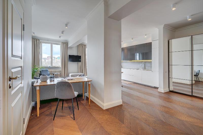 Luxury Two-Bedroom Apartment image 4