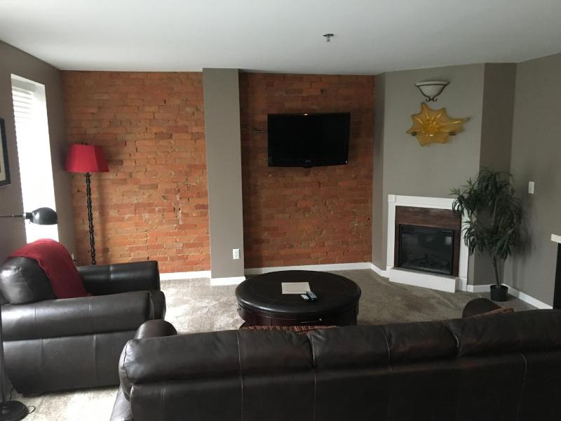 Suite with City View image 2