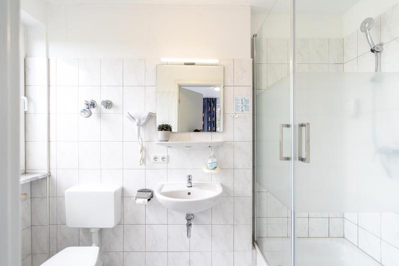 Apartment (1 Adult) image 3
