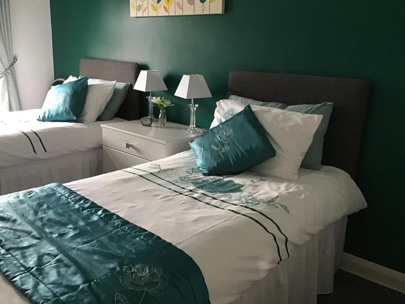 Twin Room image 2