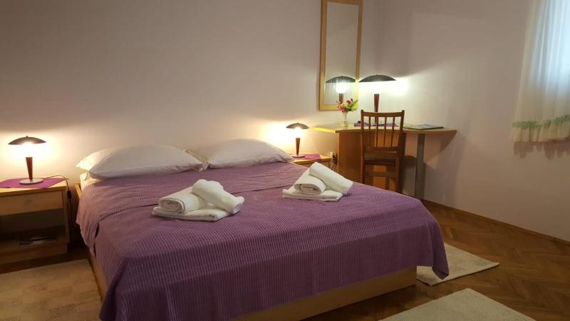 One-Bedroom Apartment image 3