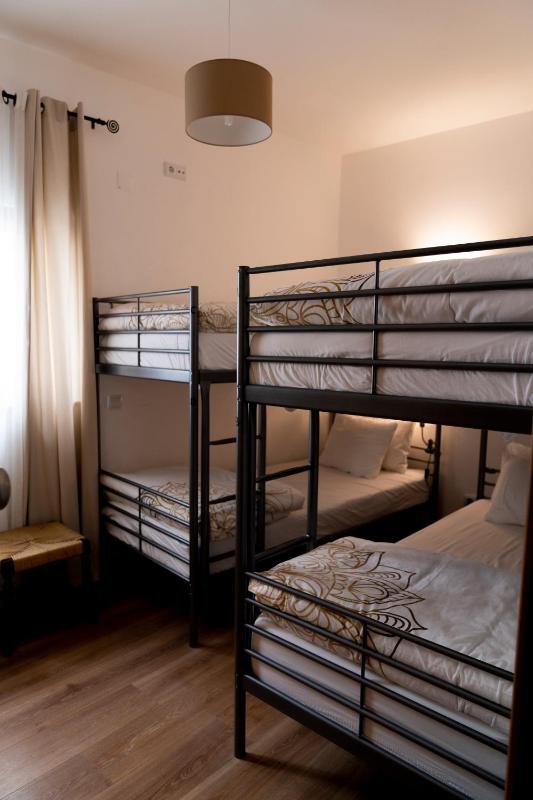 Bed in 4-Bed Mixed Dormitory Room image 1